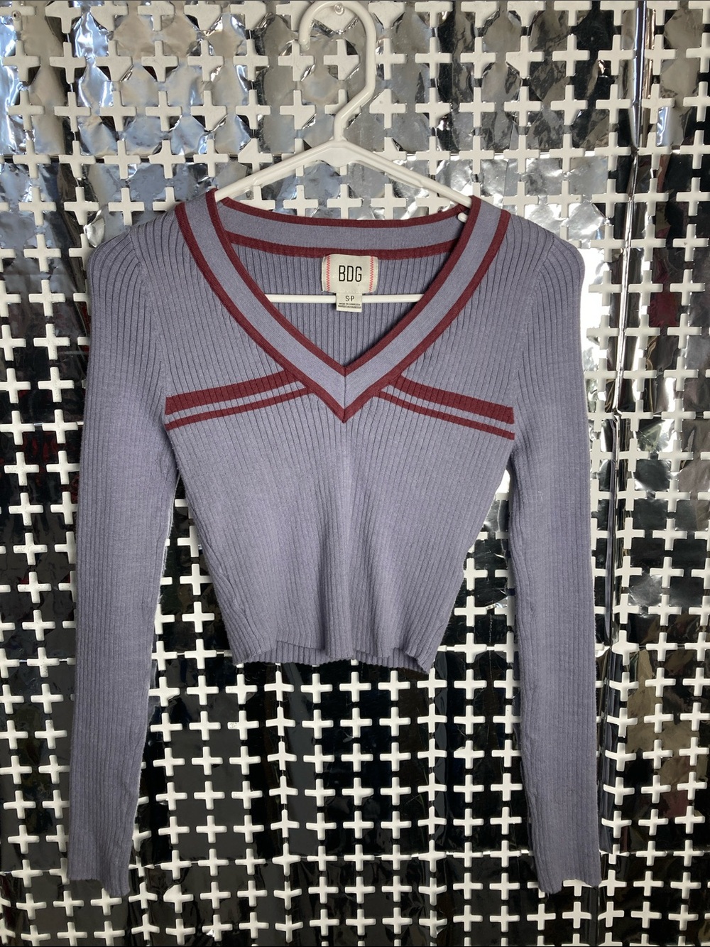 BDG Lavender Ribbed Cropped V-Neck Sweater with Burgundy Trim